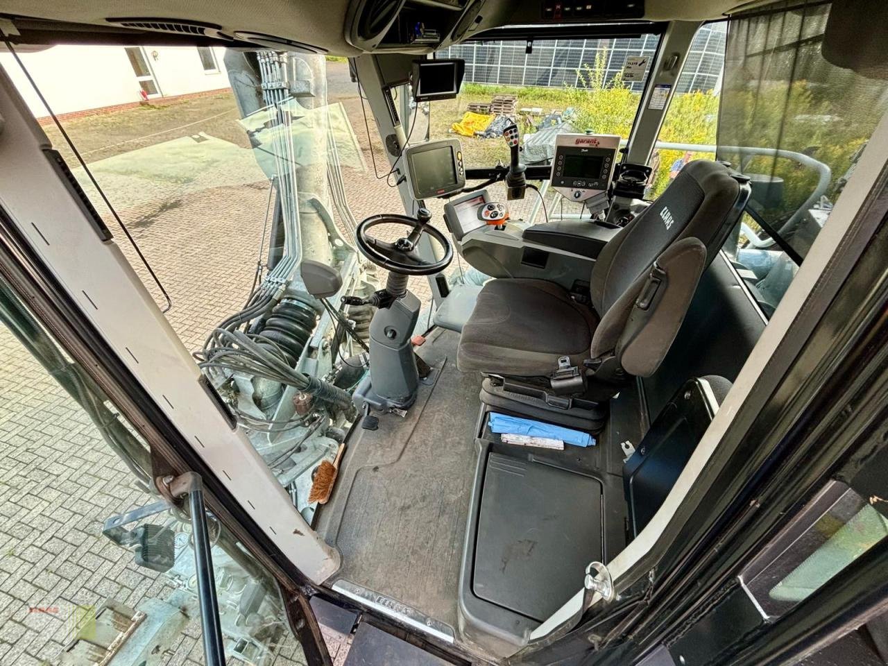 Traktor typu CLAAS XERION 4000 SADDLE TRAC, KOTTE Gülletechnik 16 cbm, Frontansaugstation, Leistungshydraulik, Lenksyst, Gebrauchtmaschine v Westerstede (Obrázek 13)