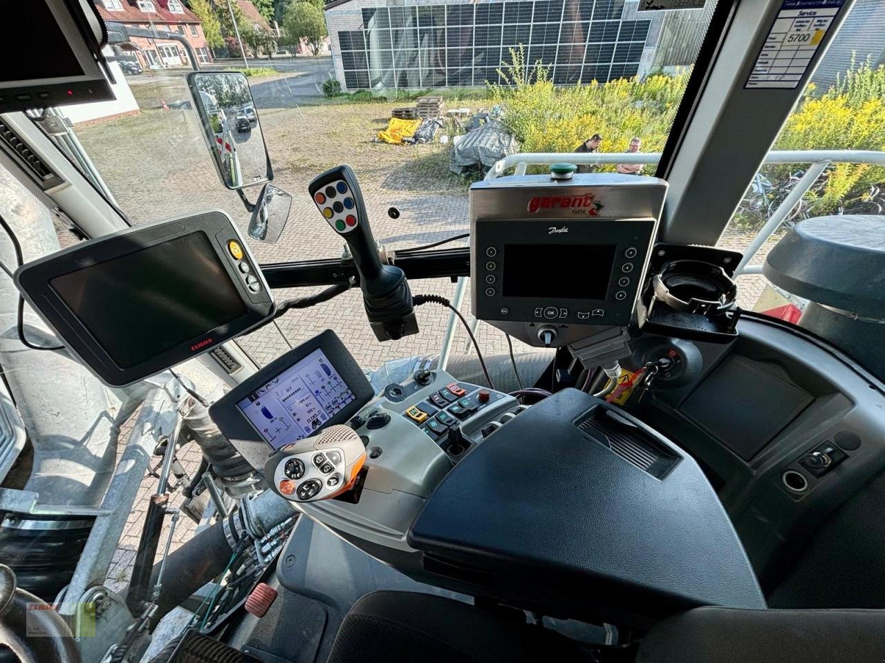 Traktor typu CLAAS XERION 4000 SADDLE TRAC, KOTTE Gülletechnik 16 cbm, Frontansaugstation, Leistungshydraulik, Lenksyst, Gebrauchtmaschine v Westerstede (Obrázek 14)