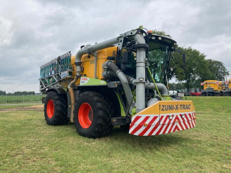 Traktor типа CLAAS XERION 4000 SADDLE TRAC m. ZUNHAMMER, Gebrauchtmaschine в Molbergen (Фотография 3)