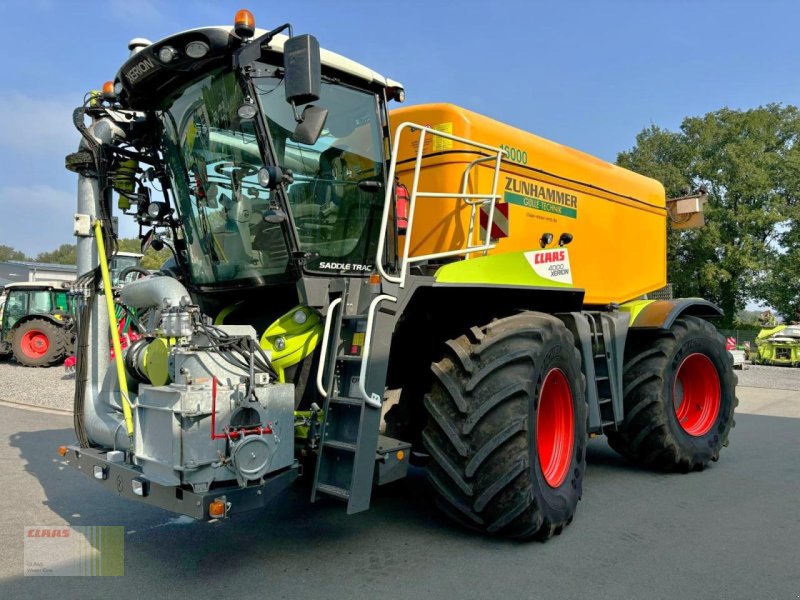 Traktor of the type CLAAS XERION 4000 SADDLE TRAC, ZUNHAMMER Gülletechnik 16 cbm, Frontansaugstation, Leistungshydraulik, Lenk, Gebrauchtmaschine in Neerstedt