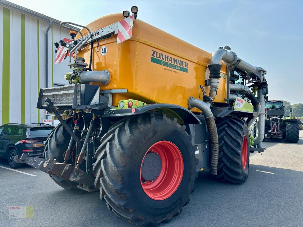 Traktor du type CLAAS XERION 4000 SADDLE TRAC, ZUNHAMMER Gülletechnik 16 cbm, Frontansaugstation, Leistungshydraulik, Lenk, Gebrauchtmaschine en Neerstedt (Photo 5)