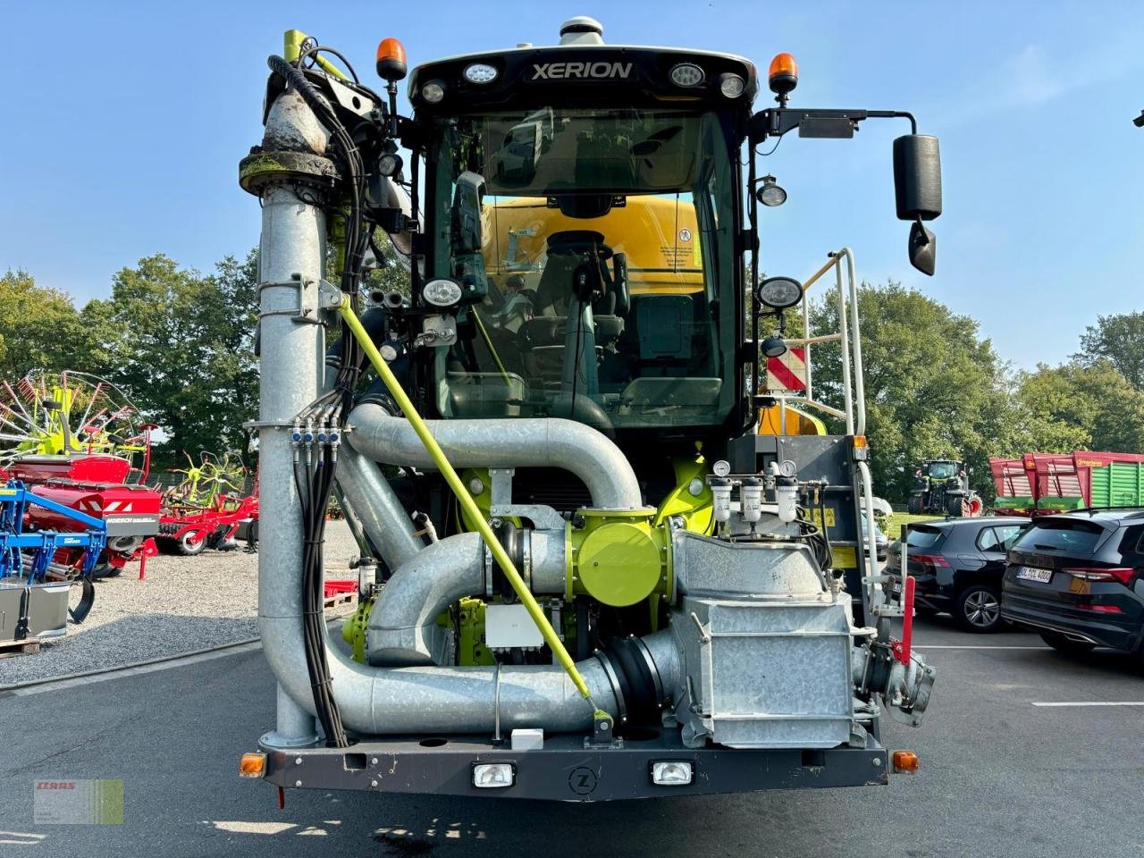 Traktor van het type CLAAS XERION 4000 SADDLE TRAC, ZUNHAMMER Gülletechnik 16 cbm, Frontansaugstation, Leistungshydraulik, Lenk, Gebrauchtmaschine in Neerstedt (Foto 9)