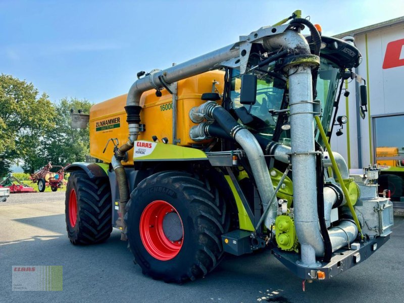 Traktor Türe ait CLAAS XERION 4000 SADDLE TRAC, ZUNHAMMER Gülletechnik 16, Gebrauchtmaschine içinde Neerstedt (resim 8)