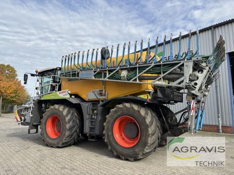 Traktor типа CLAAS XERION 4000 SADDLE TRAC, Gebrauchtmaschine в Meppen (Фотография 4)