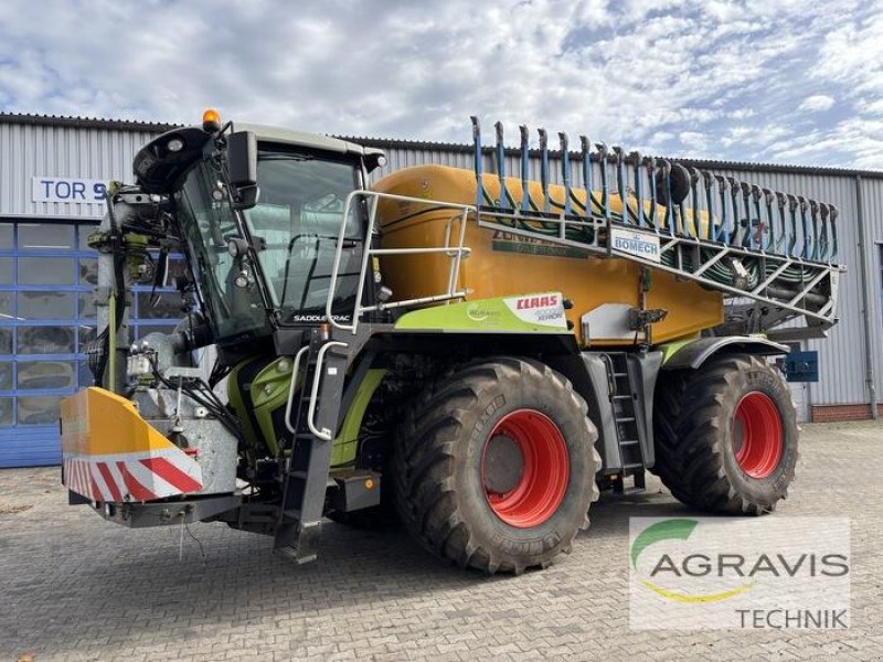 Traktor des Typs CLAAS XERION 4000 SADDLE TRAC, Gebrauchtmaschine in Meppen (Bild 1)