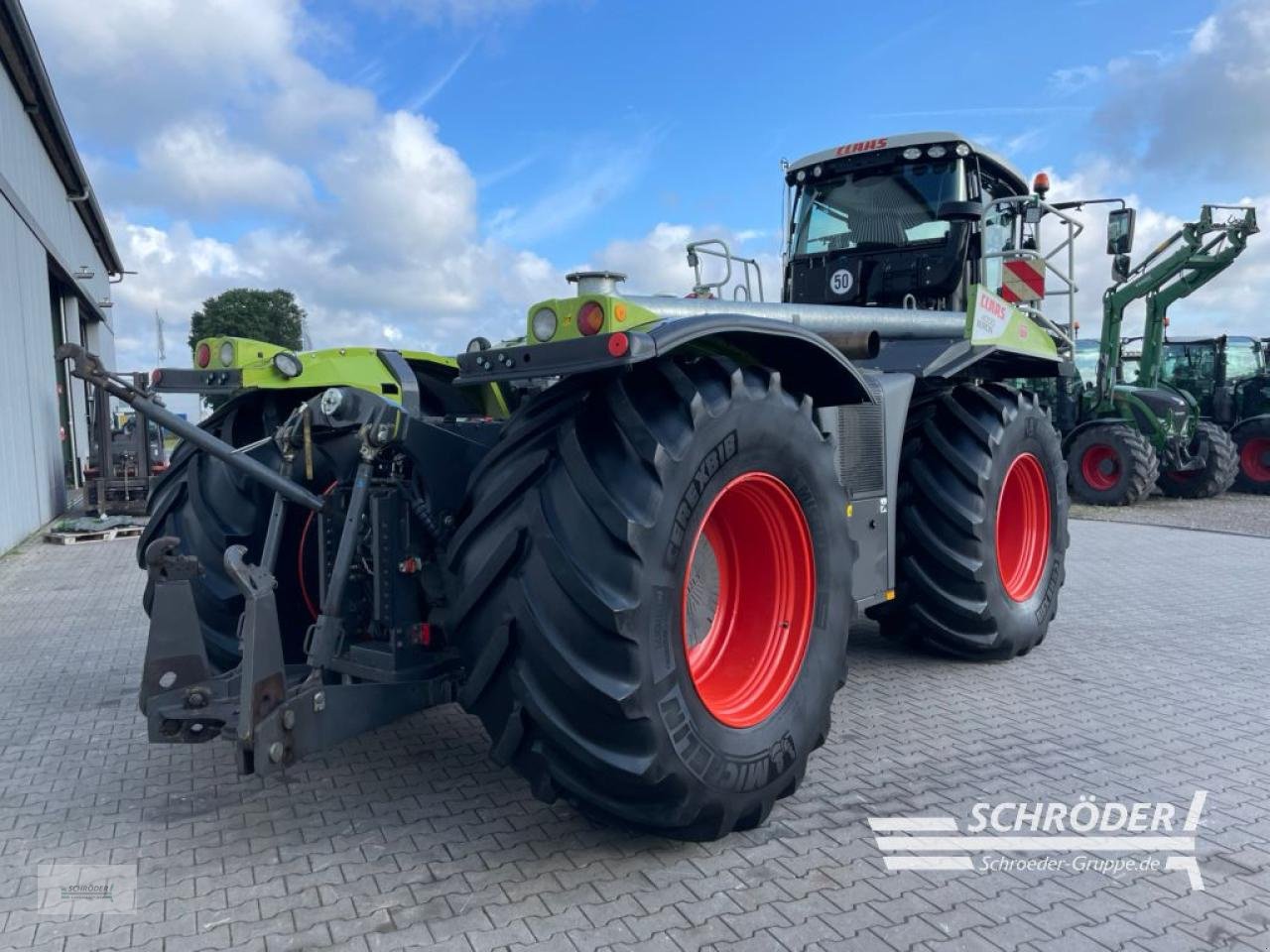 Traktor typu CLAAS XERION 4000 SADDLE TRAC, Gebrauchtmaschine v Wildeshausen (Obrázok 3)