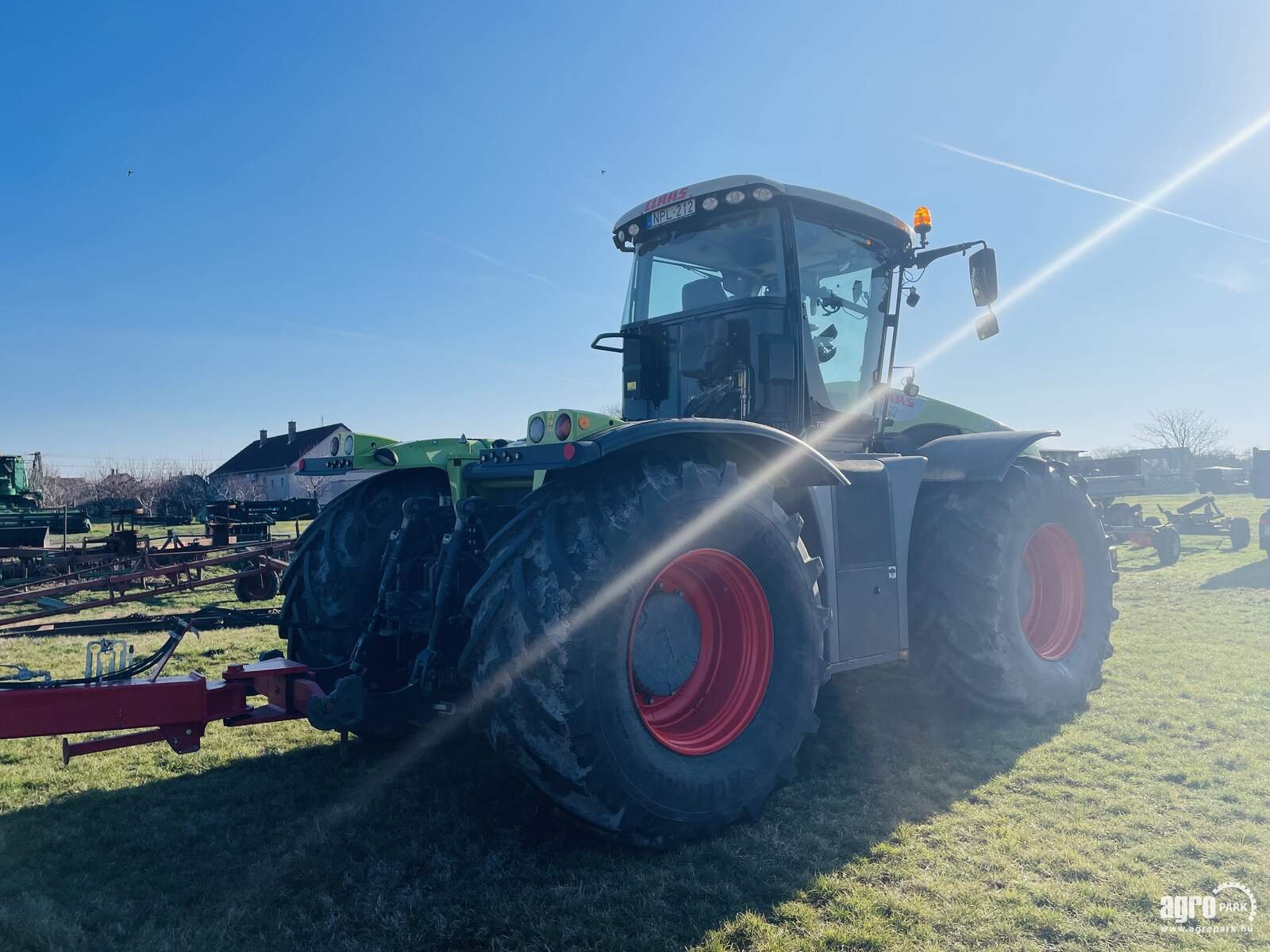 Traktor del tipo CLAAS XERION 4000 TRAC , Gebrauchtmaschine en Csengele (Imagen 5)