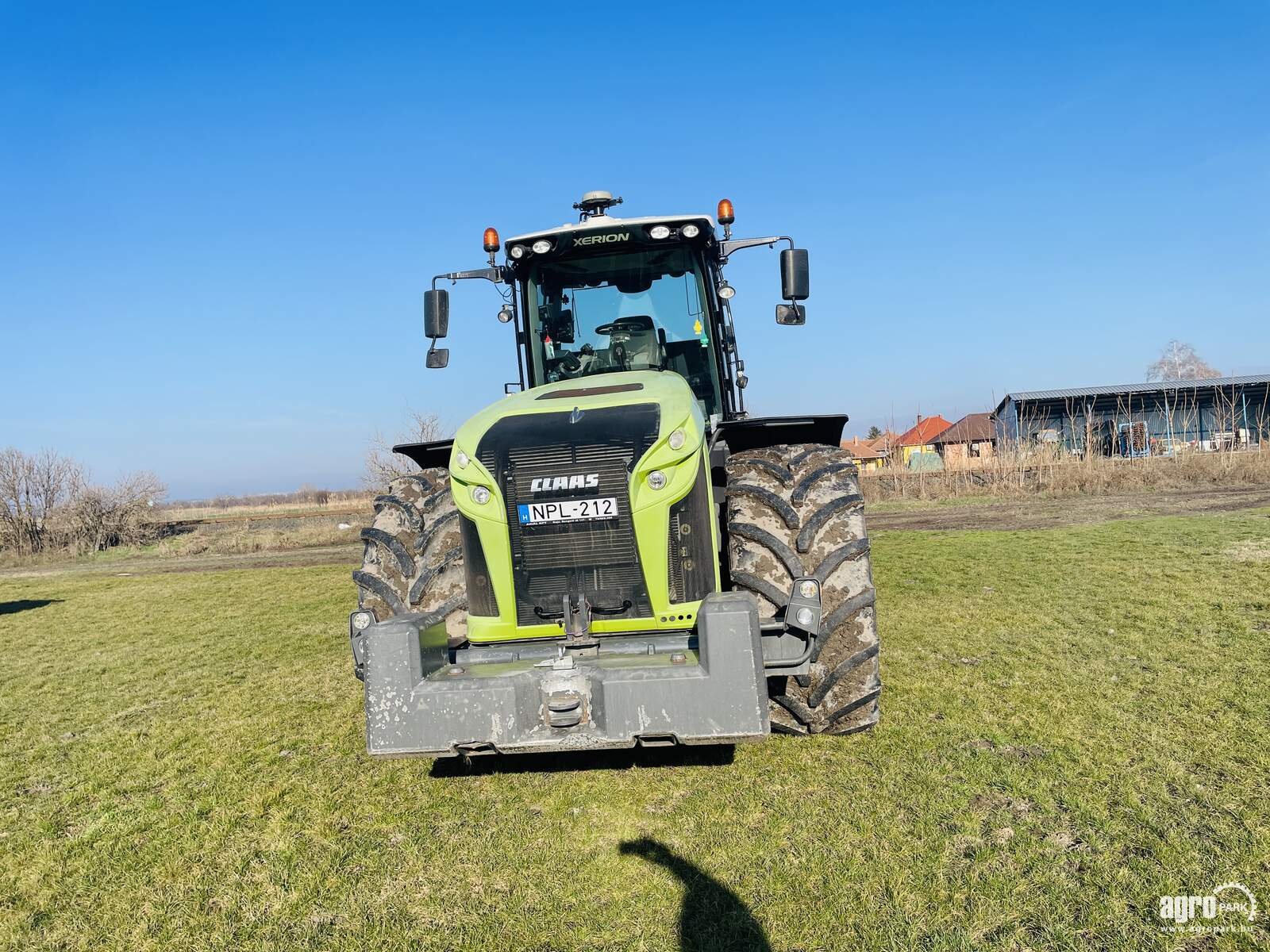 Traktor del tipo CLAAS XERION 4000 TRAC , Gebrauchtmaschine en Csengele (Imagen 9)