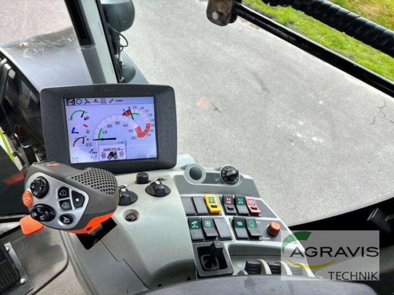 Traktor typu CLAAS XERION 4000 TRAC VC, Gebrauchtmaschine w Meppen (Zdjęcie 11)