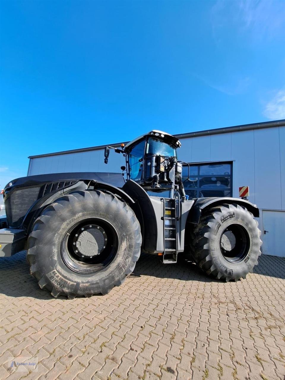 Traktor des Typs CLAAS Xerion 4000 TRAC VC, Gebrauchtmaschine in Wittlich (Bild 5)