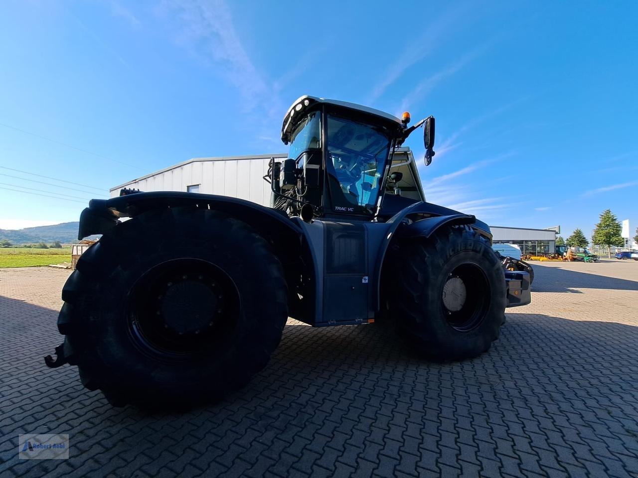 Traktor of the type CLAAS Xerion 4000 TRAC VC, Gebrauchtmaschine in Wittlich (Picture 13)