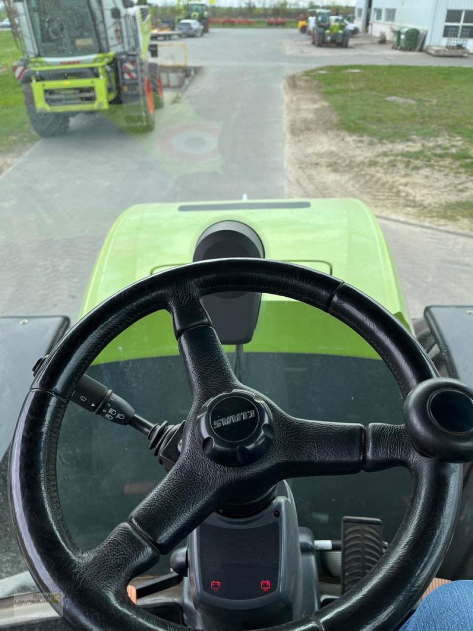 Traktor του τύπου CLAAS Xerion 4000 Trac VC, Gebrauchtmaschine σε Schora (Φωτογραφία 16)