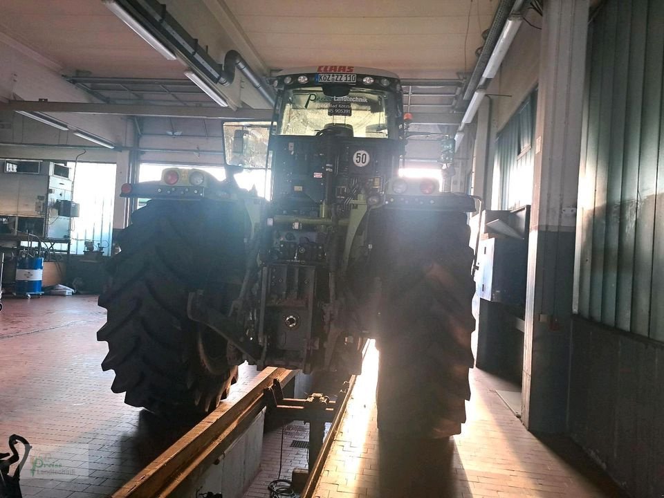 Traktor of the type CLAAS XERION 4000 VC, Gebrauchtmaschine in Bad Kötzting (Picture 10)