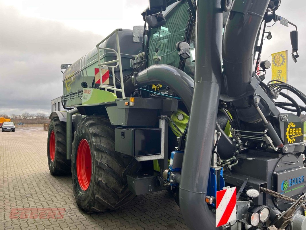 Traktor des Typs CLAAS XERION 4200 SADDLE TRAC Bauer, Gebrauchtmaschine in Suhlendorf (Bild 1)