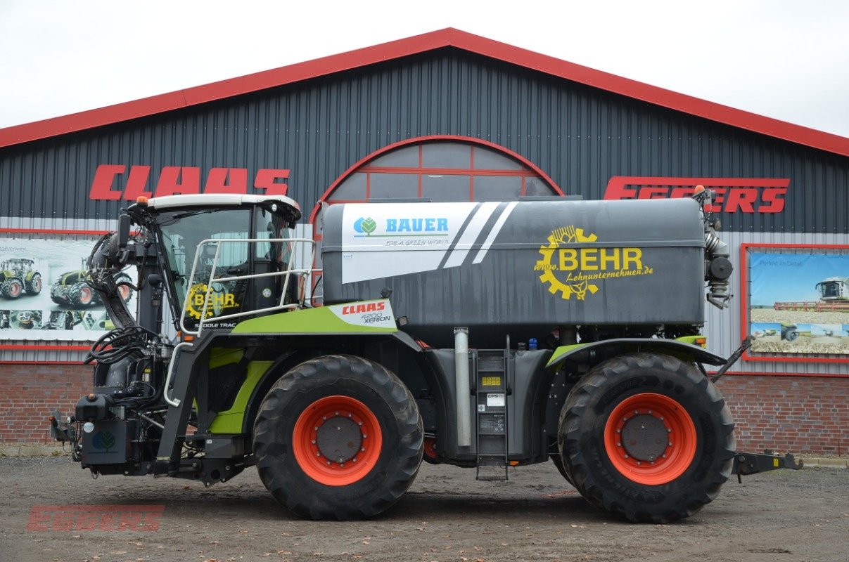 Traktor van het type CLAAS XERION 4200 SADDLE TRAC Bauer, Gebrauchtmaschine in Suhlendorf (Foto 1)