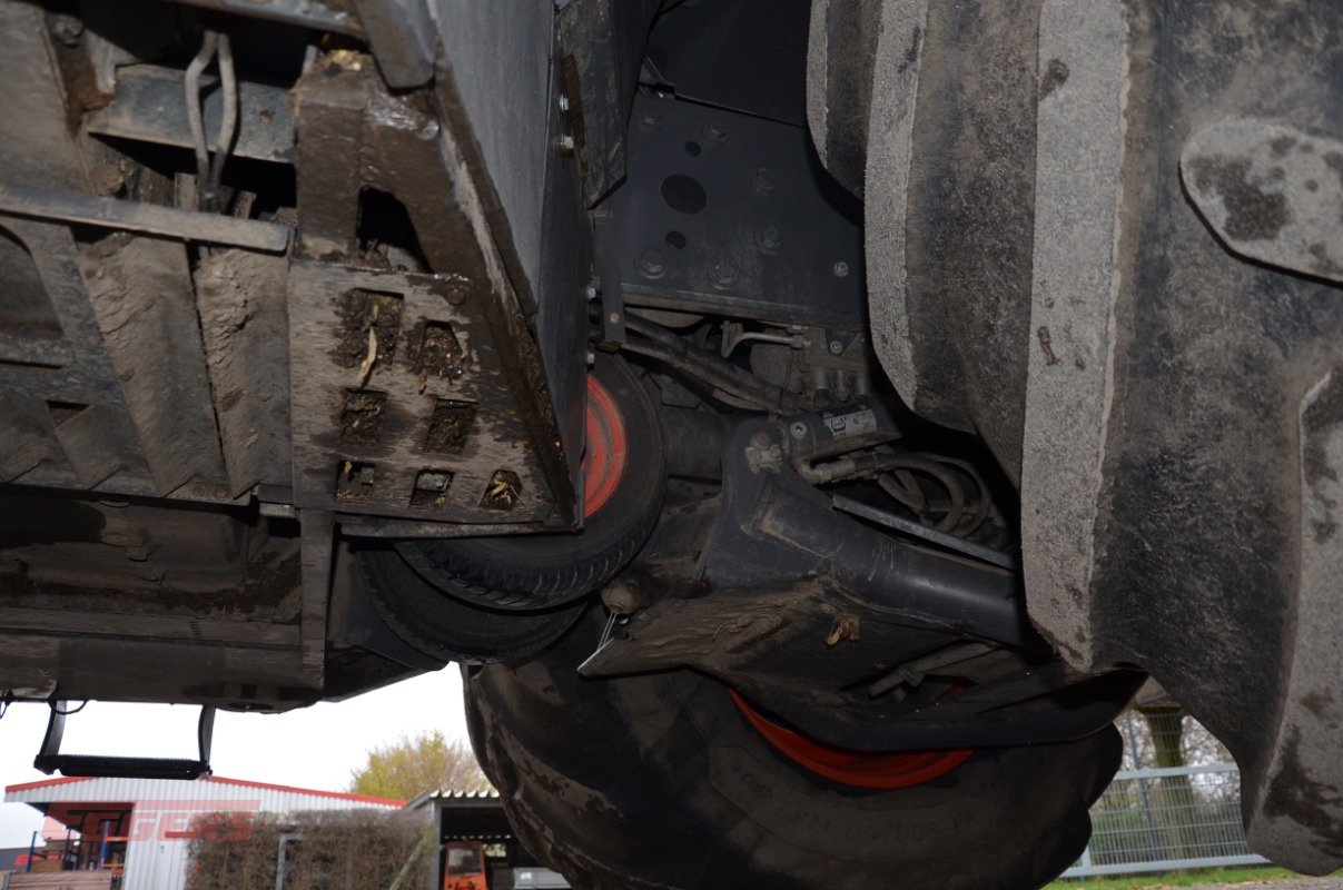 Traktor Türe ait CLAAS XERION 4200 SADDLE TRAC Bauer, Gebrauchtmaschine içinde Suhlendorf (resim 19)