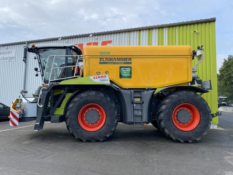 Traktor van het type CLAAS XERION 4200 SADDLE TRAC m. ZUNHAMMER, Gebrauchtmaschine in Molbergen (Foto 5)