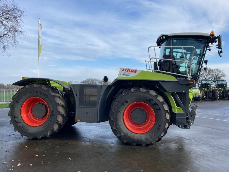 Traktor типа CLAAS XERION 4200 SADDLE TRAC, Gebrauchtmaschine в Molbergen (Фотография 4)