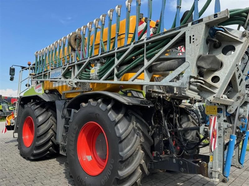 Traktor tip CLAAS XERION 4200 SADDLE TRAC, Gebrauchtmaschine in Töging a. Inn (Poză 4)