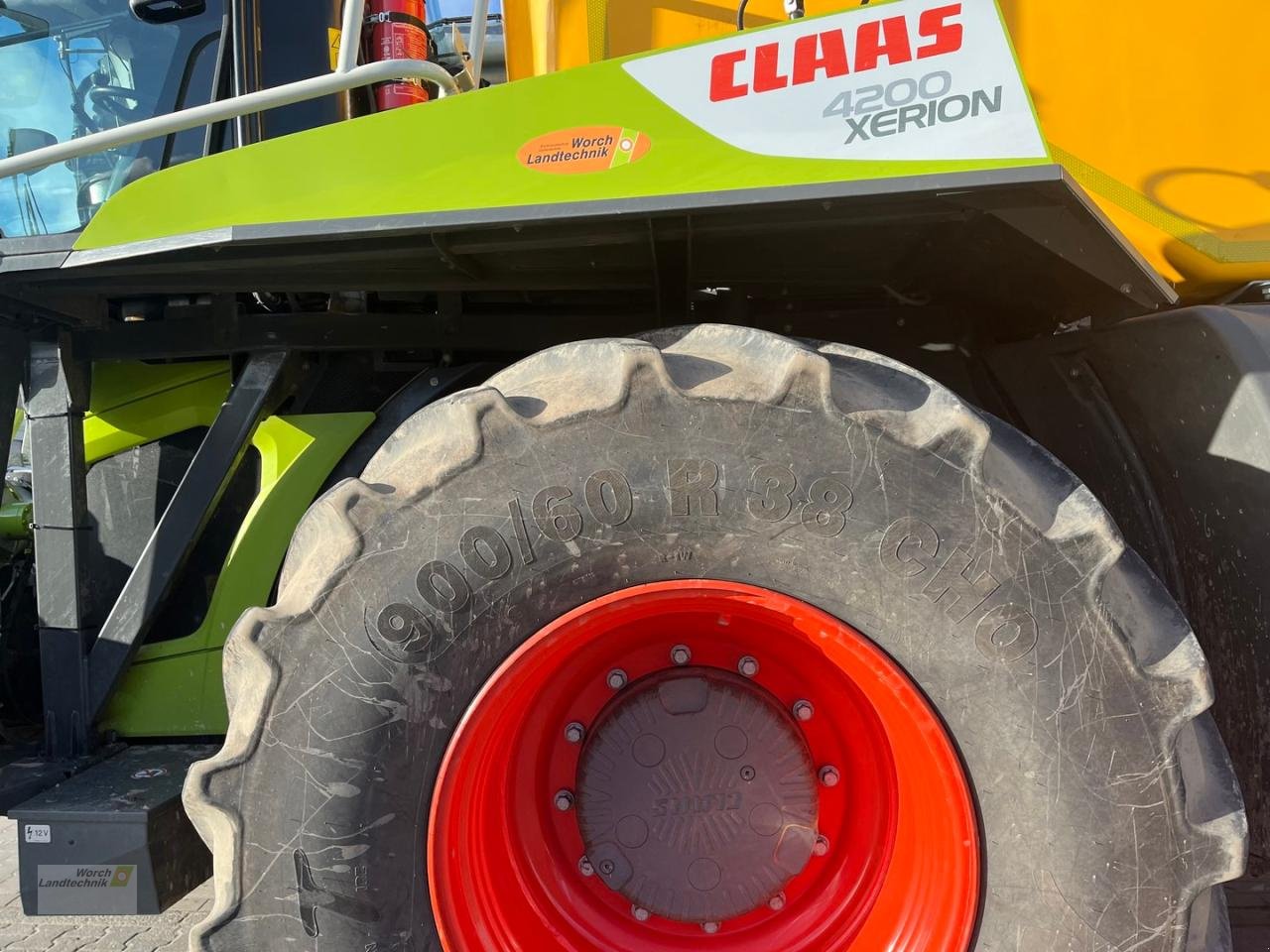 Traktor del tipo CLAAS Xerion 4200 Saddle Trac, Gebrauchtmaschine en Schora (Imagen 12)