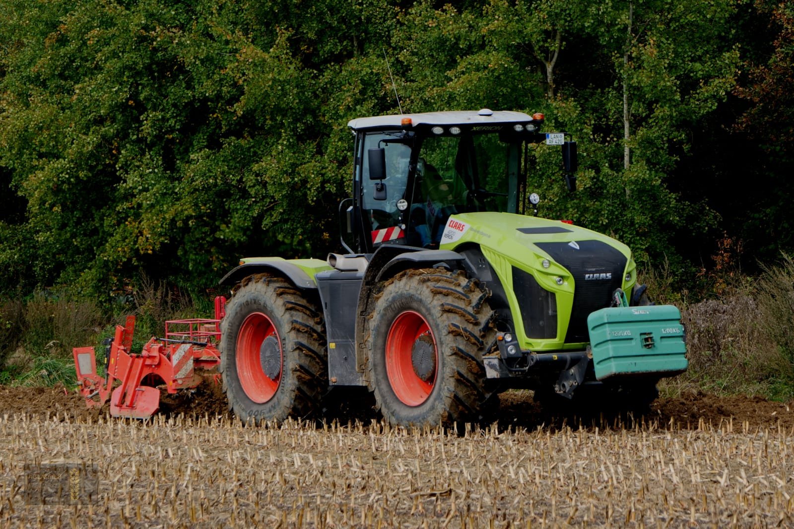 Traktor du type CLAAS XERION 4200 Trac VC RTK, Gebrauchtmaschine en Eichendorf (Photo 4)