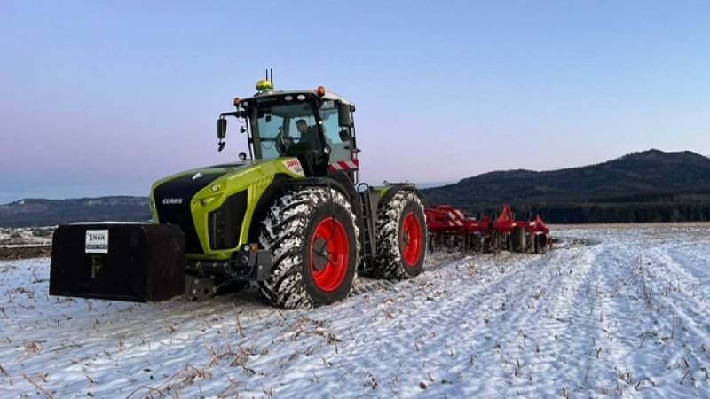 Traktor Türe ait CLAAS Xerion 4200 VC Bj 2022 609 Motorstunden, Gebrauchtmaschine içinde Schutterzell (resim 5)