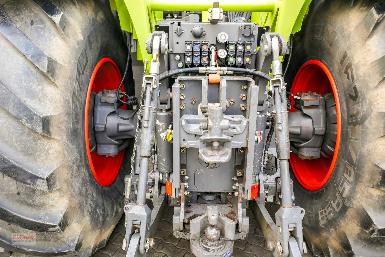 Traktor типа CLAAS Xerion 4500 Trac VC, Gebrauchtmaschine в Dorfen (Фотография 11)