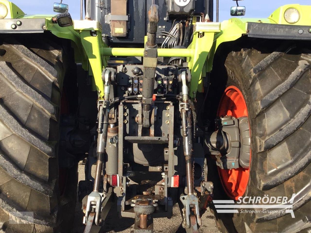 Traktor типа CLAAS XERION 4500, Gebrauchtmaschine в Penzlin (Фотография 5)