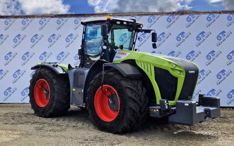 Traktor des Typs CLAAS XERION 5000 Ring til Ulrik for mere info på 40255544. Jeg snakker Jysk, tysk og engelsk., Gebrauchtmaschine in Kolding (Bild 1)