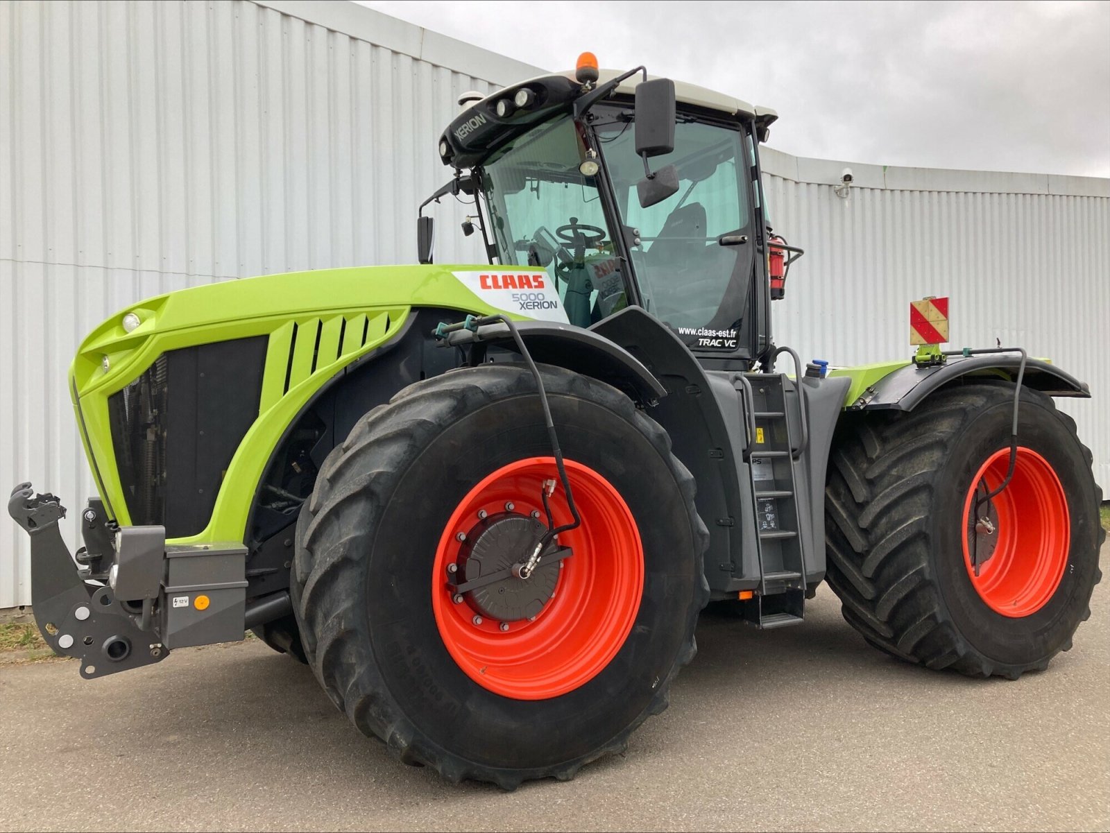 Traktor typu CLAAS XERION 5000 TRAC VC, Gebrauchtmaschine v CHEMINOT (Obrázok 6)