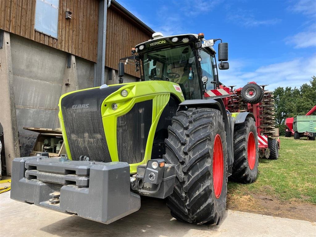 Traktor of the type CLAAS Xerion 5000 Trac, Gebrauchtmaschine in Grimma (Picture 1)