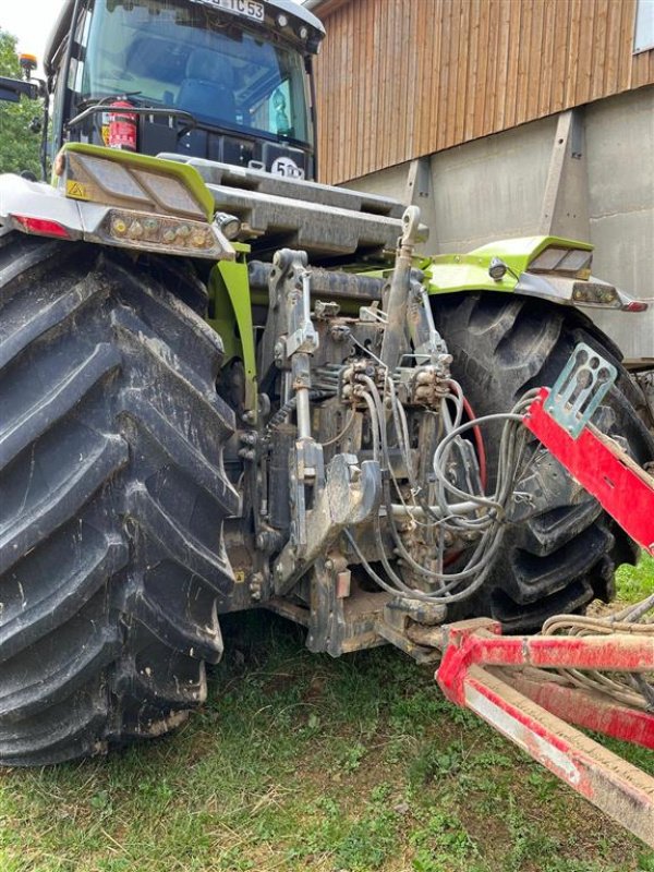 Traktor of the type CLAAS Xerion 5000 Trac, Gebrauchtmaschine in Grimma (Picture 9)