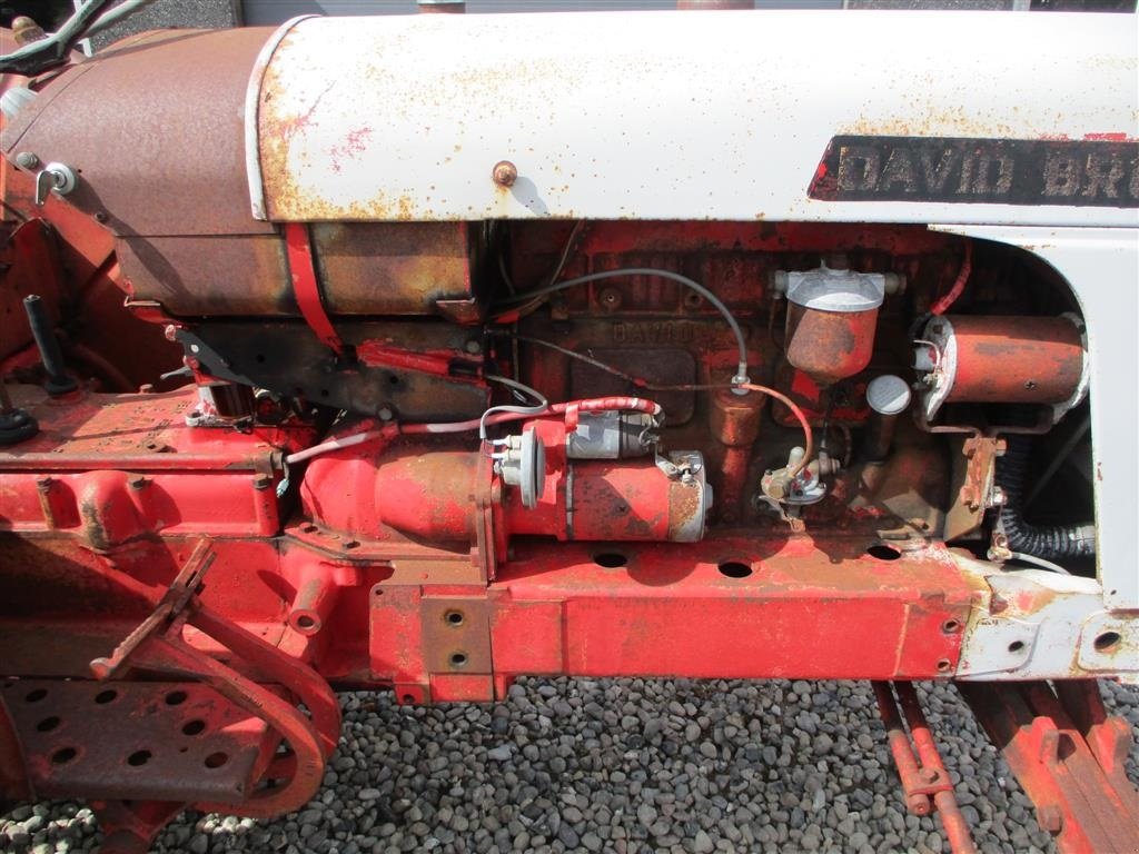Traktor Türe ait David Brown 950 Motor sidder fast, Gebrauchtmaschine içinde Lintrup (resim 5)