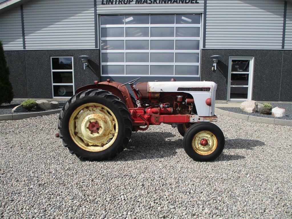 Traktor of the type David Brown 950 Motor sidder fast, Gebrauchtmaschine in Lintrup (Picture 1)