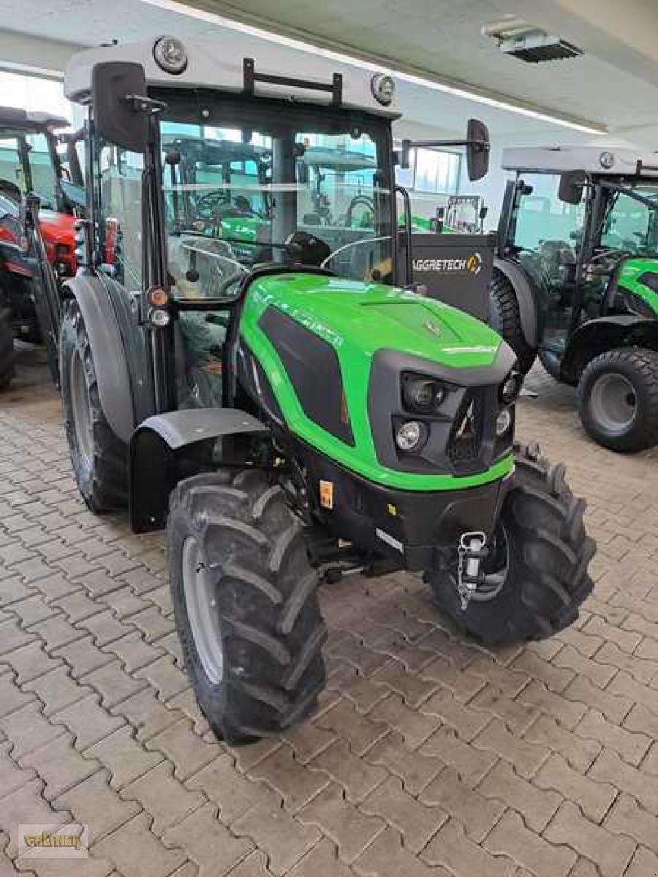 Traktor tipa Deutz-Fahr 3050, Neumaschine u Büchlberg (Slika 1)