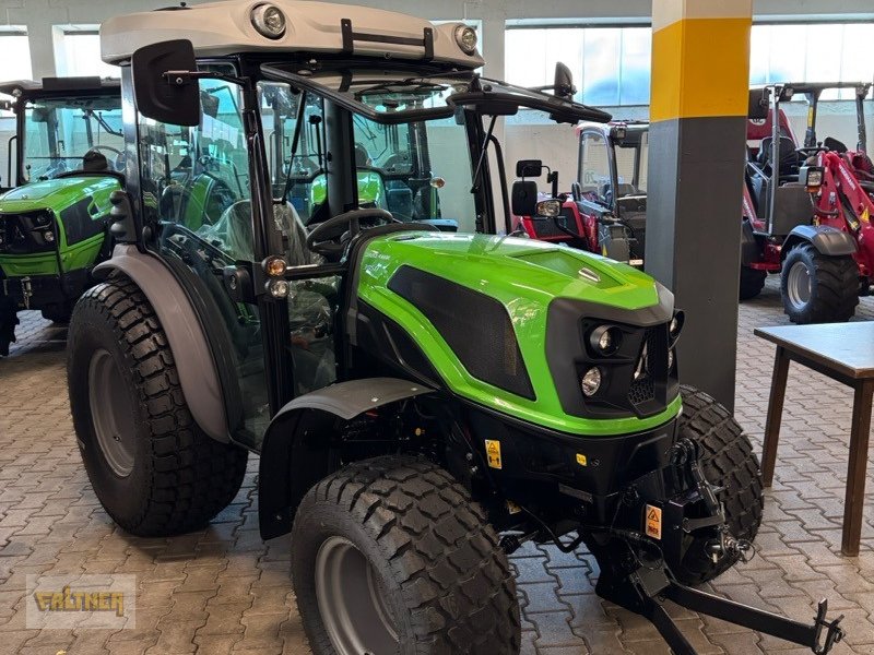 Traktor van het type Deutz-Fahr 3050, Neumaschine in Büchlberg (Foto 1)