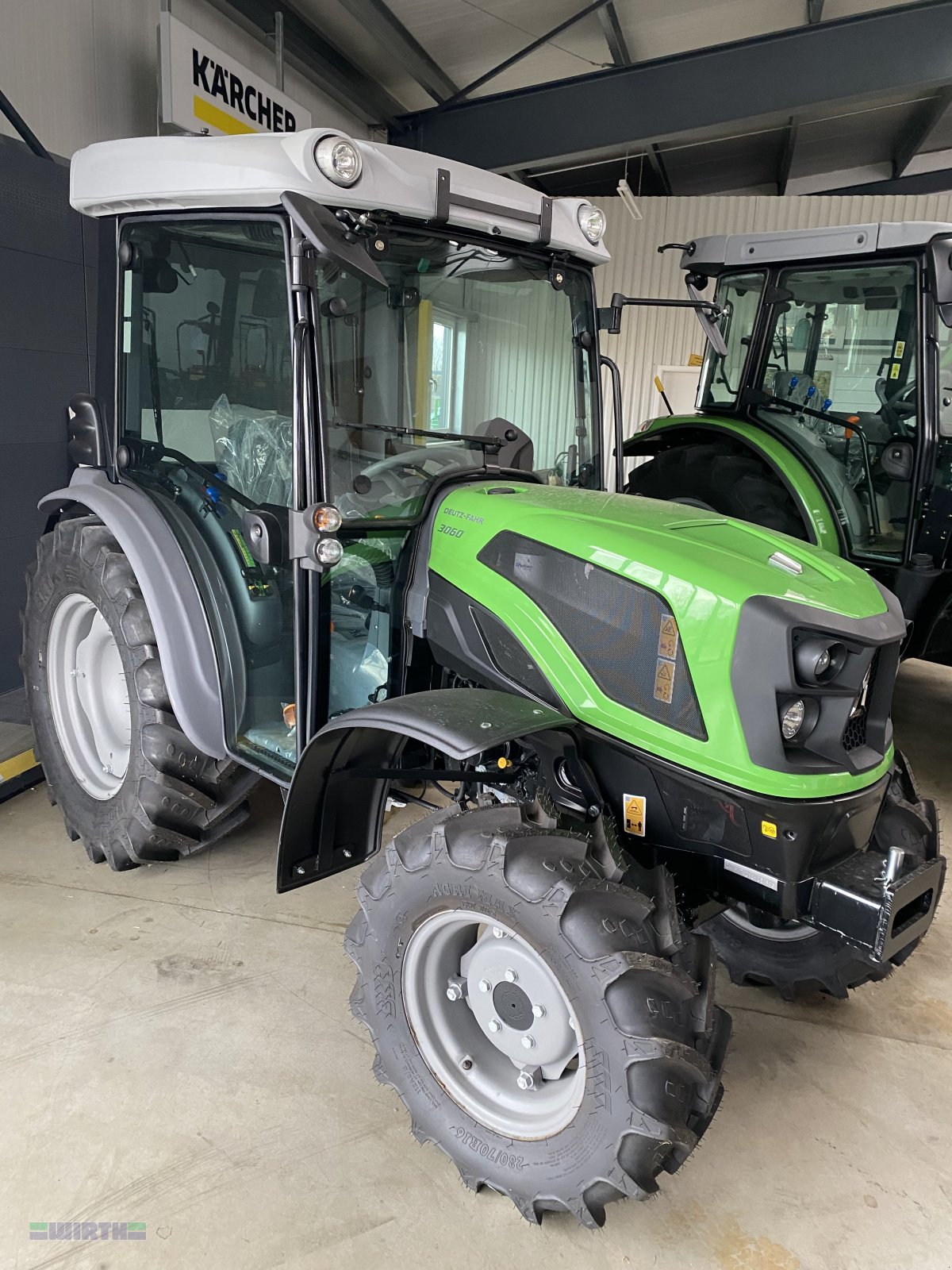 Traktor van het type Deutz-Fahr 3060, 12 / 12 Gang, Rundumleuchte, Neumaschine in Buchdorf (Foto 1)