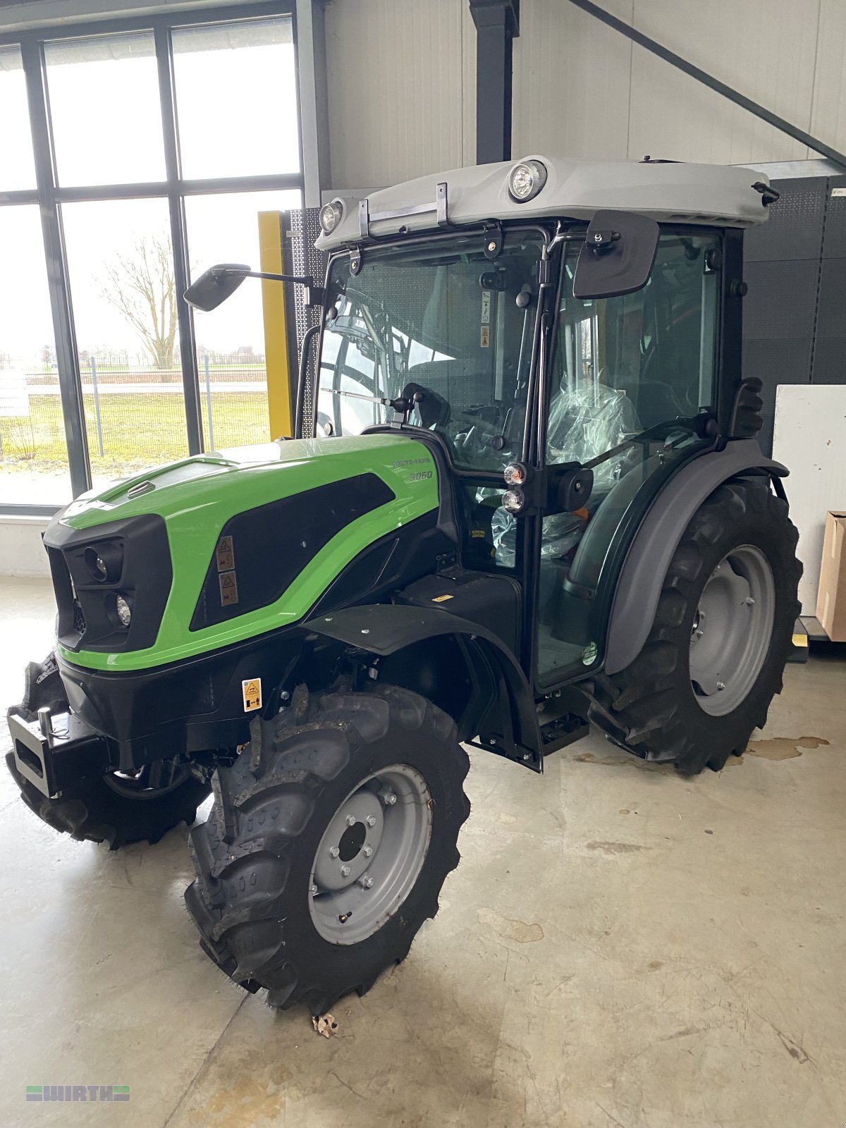 Traktor a típus Deutz-Fahr 3060, 12 / 12 Gang, Rundumleuchte, Neumaschine ekkor: Buchdorf (Kép 2)