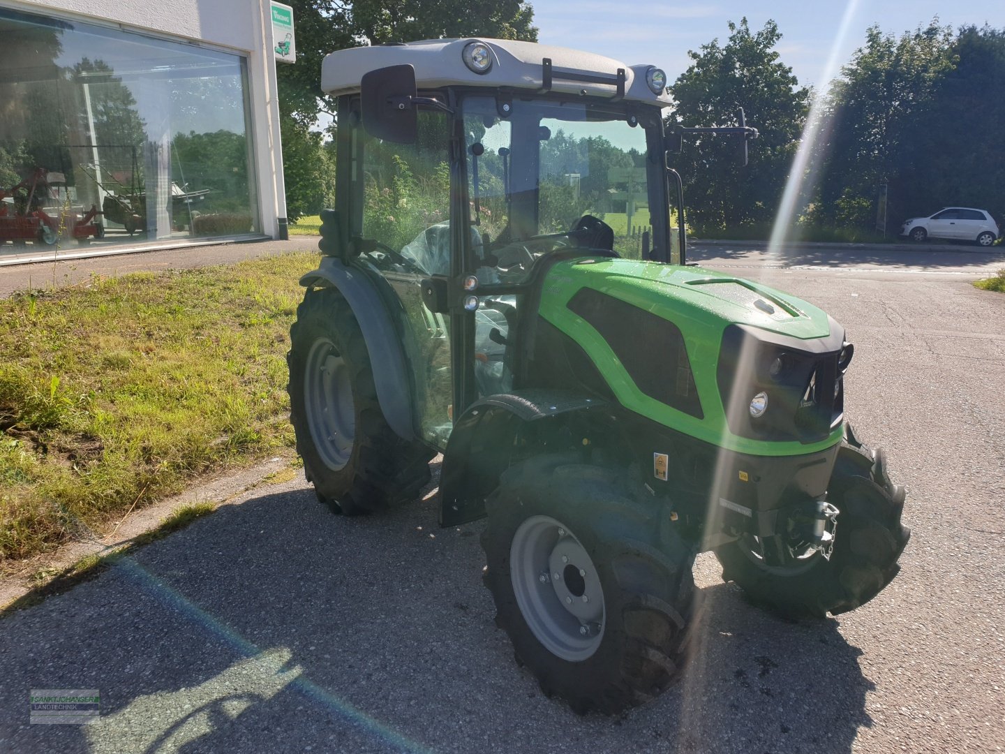 Traktor van het type Deutz-Fahr 3060 -Aktion Ernteschlussverkauf-, Neumaschine in Diessen (Foto 2)