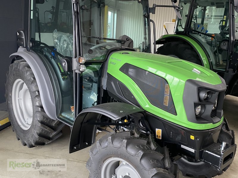 Traktor типа Deutz-Fahr 3060 HEAVY-DUTY Allradachse Vorführer, Gebrauchtmaschine в Nördlingen