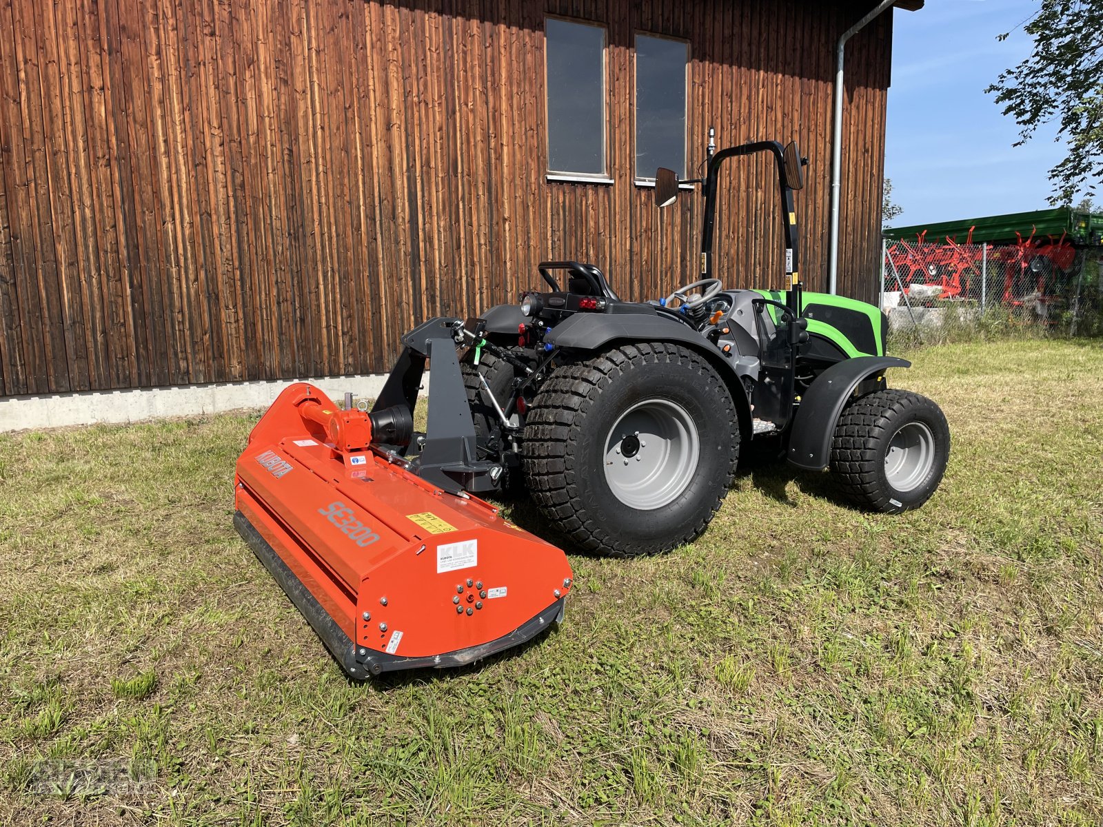 Traktor of the type Deutz-Fahr 3060 Pflegetraktor mit Mulchgerät, Neumaschine in Ebenhofen (Picture 6)