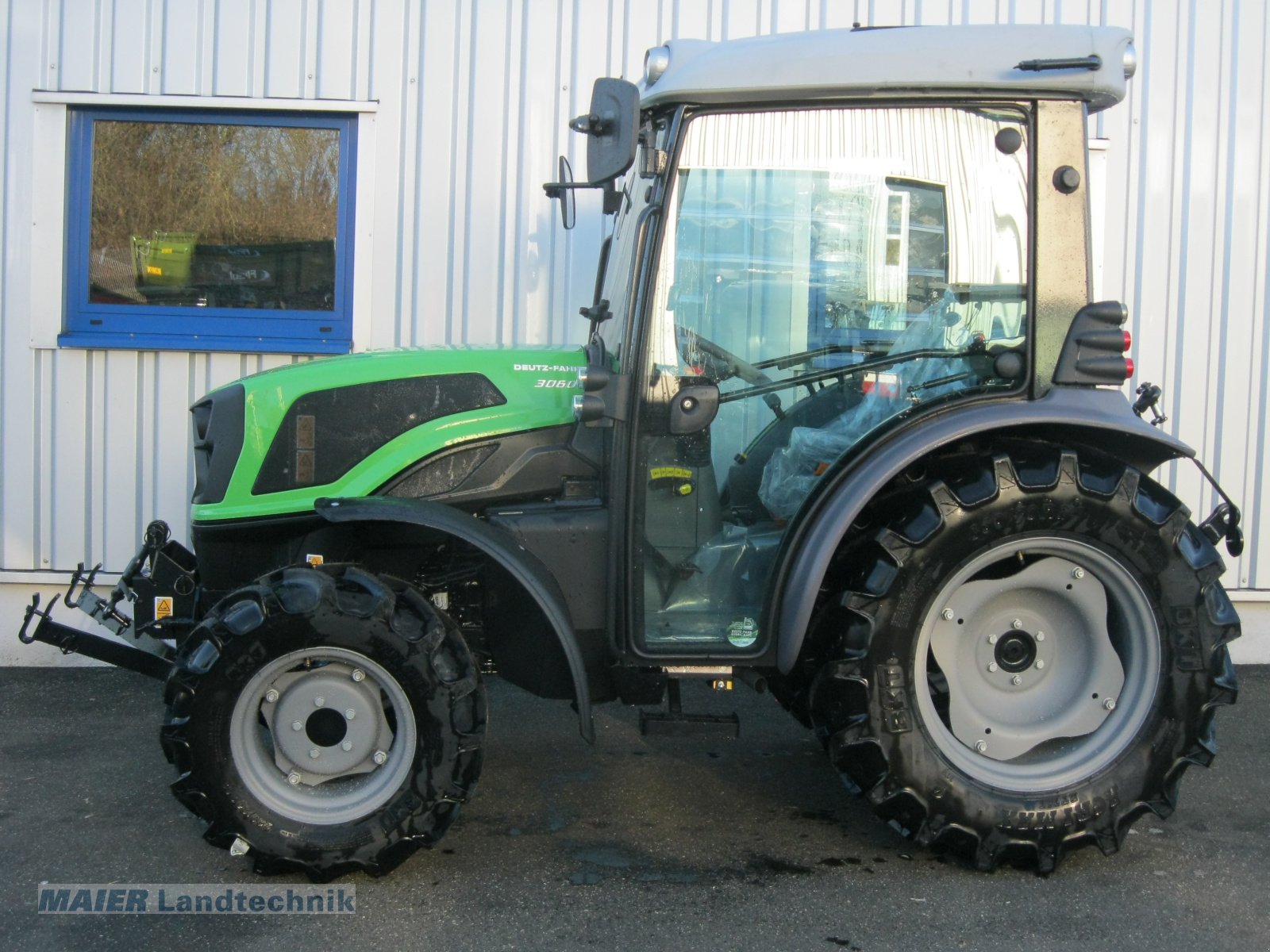 Traktor des Typs Deutz-Fahr 3060, Neumaschine in Dieterskirchen (Bild 4)