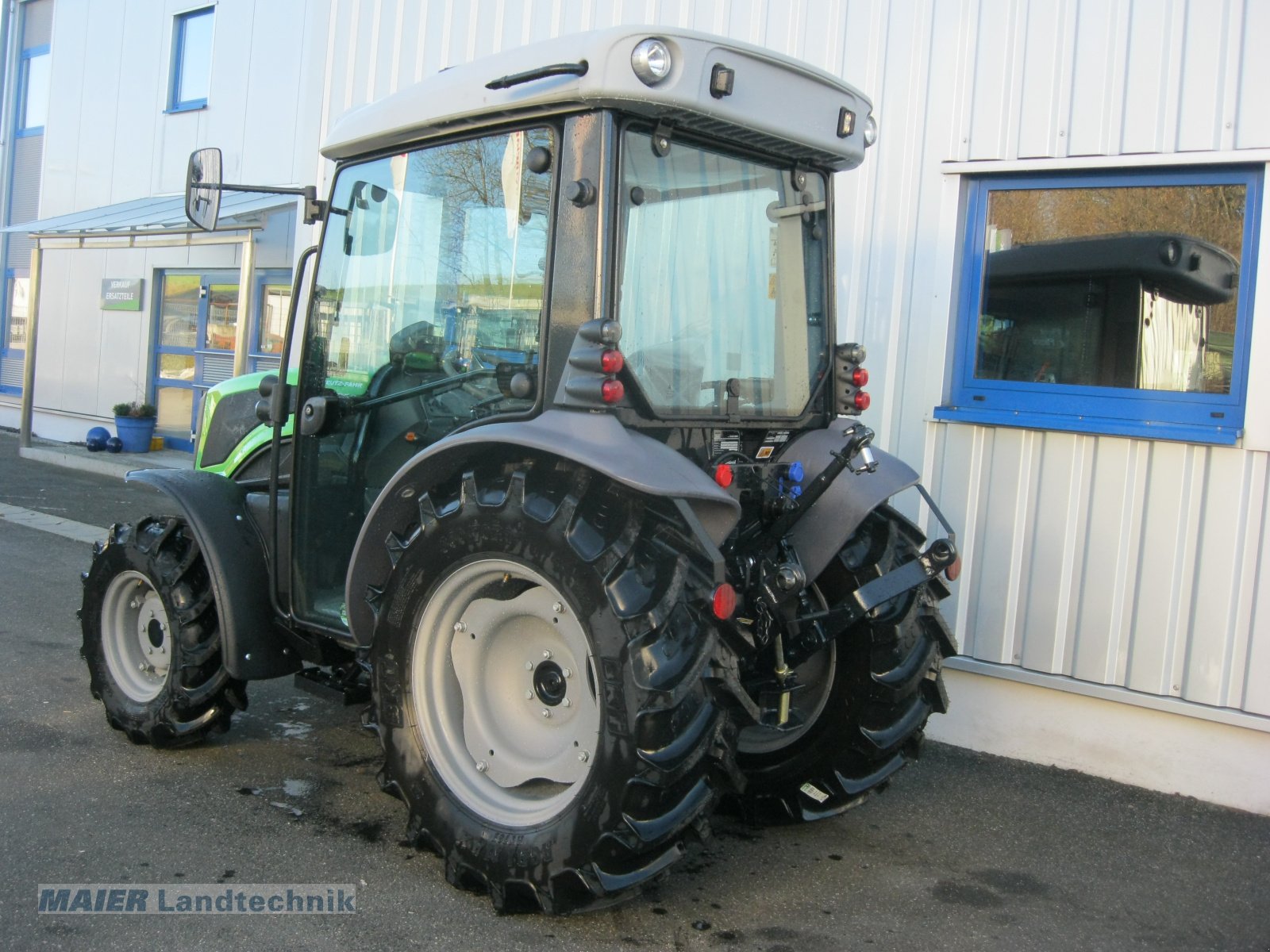 Traktor of the type Deutz-Fahr 3060, Neumaschine in Dieterskirchen (Picture 3)