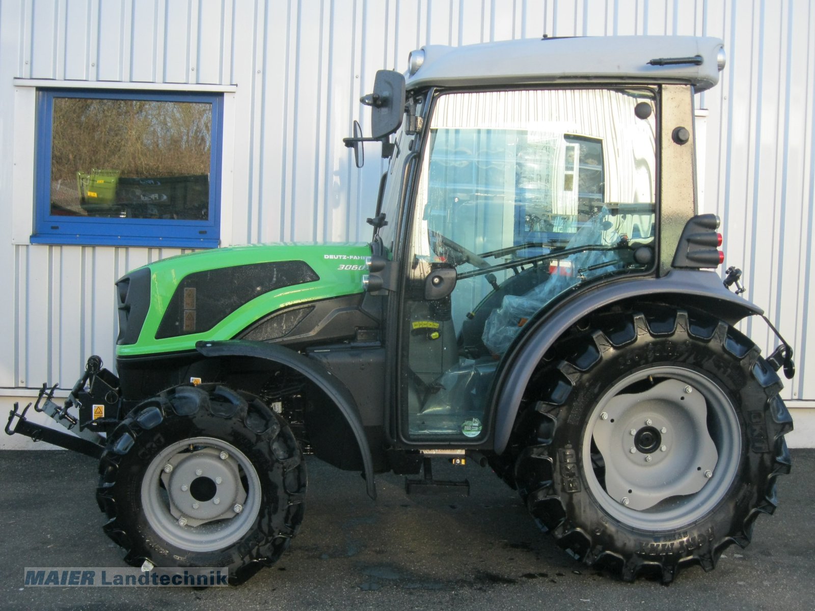 Traktor des Typs Deutz-Fahr 3060, Neumaschine in Dieterskirchen (Bild 4)