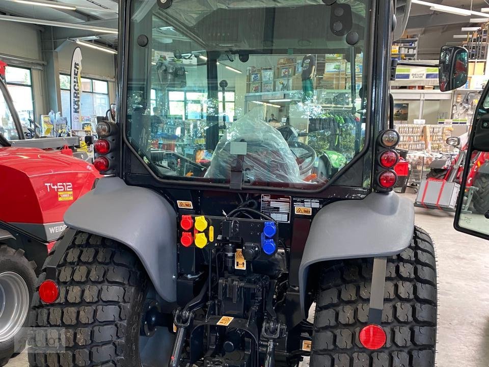 Traktor des Typs Deutz-Fahr 3060, Neumaschine in Eslohe–Bremke (Bild 3)