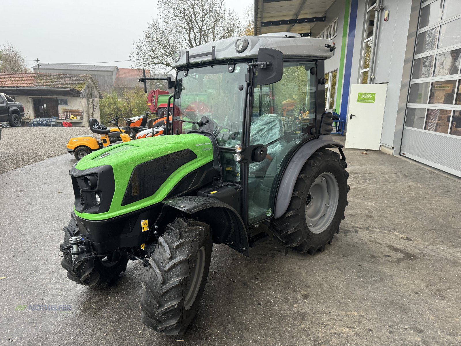 Traktor des Typs Deutz-Fahr 3060, Neumaschine in Pforzen (Bild 2)