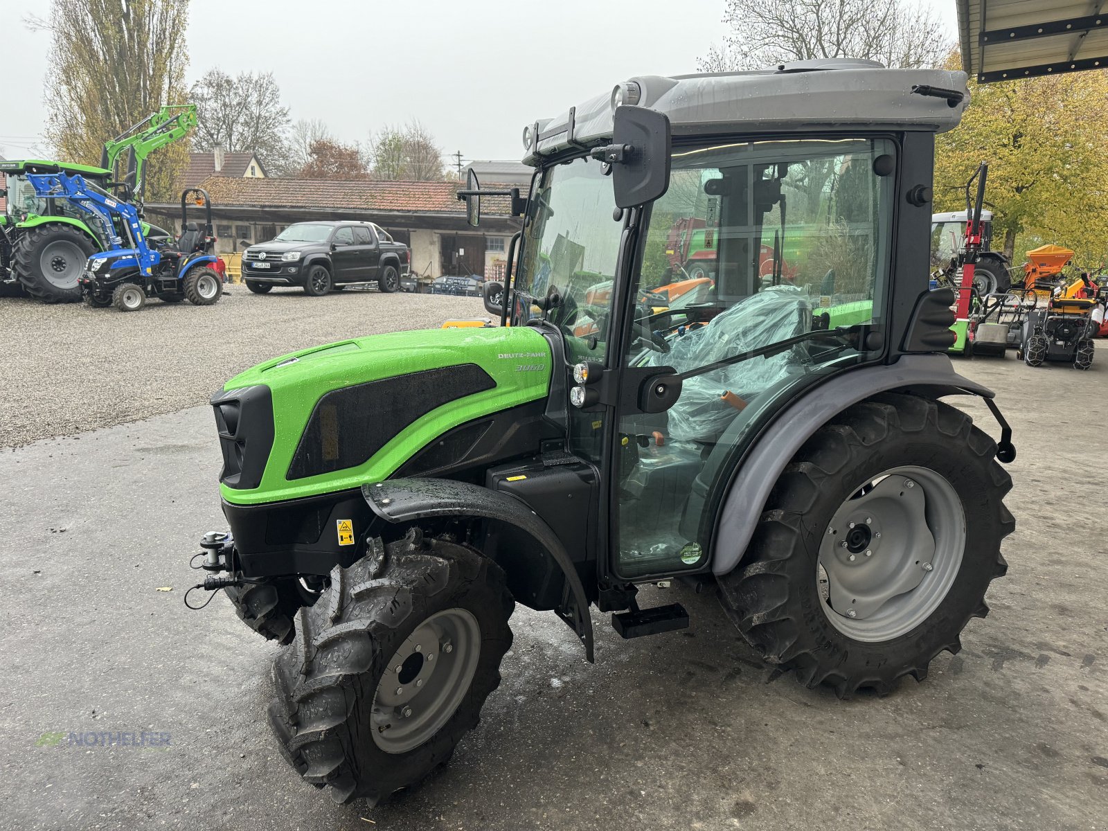 Traktor des Typs Deutz-Fahr 3060, Neumaschine in Pforzen (Bild 3)