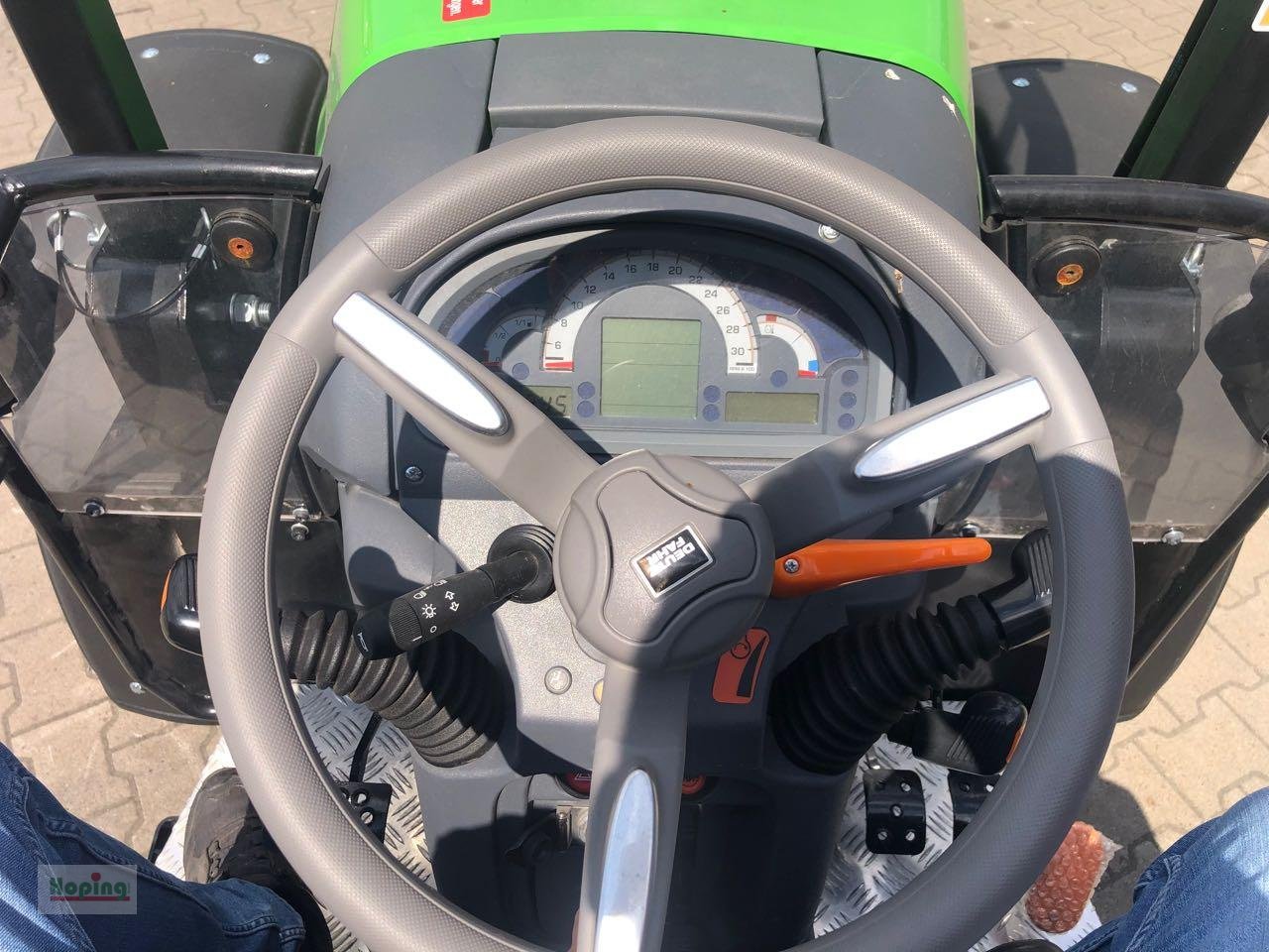 Traktor Türe ait Deutz-Fahr 3060, Neumaschine içinde Bakum (resim 12)