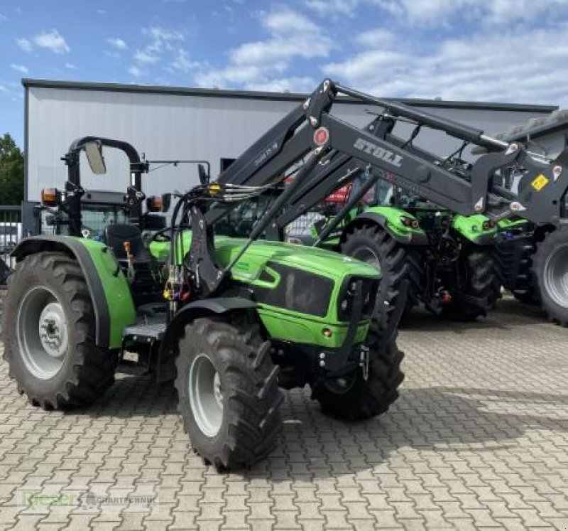 Traktor του τύπου Deutz-Fahr 4070 E mit Industrielader und Anbauteile sowie auf Wunsch mit Kabine, Gebrauchtmaschine σε Nördlingen (Φωτογραφία 2)