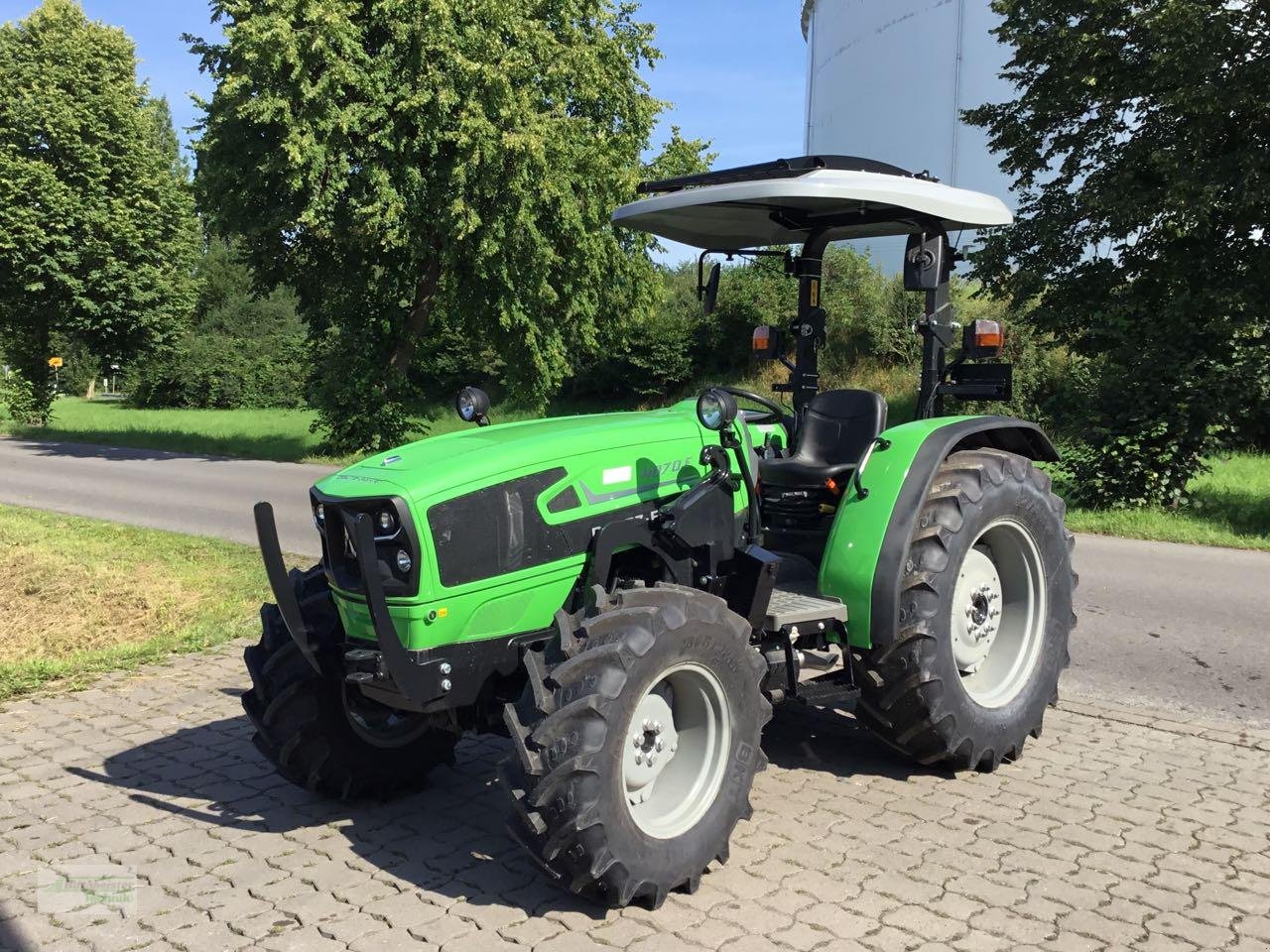 Traktor van het type Deutz-Fahr 4070 E, Neumaschine in Nordstemmen (Foto 1)